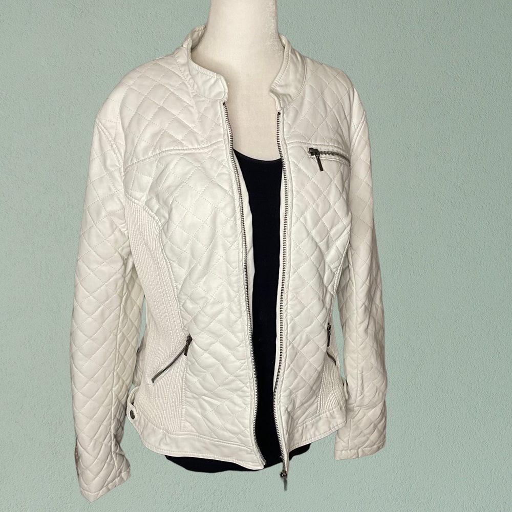 White Vegan Leather Quilted Design Moto Jacket - Picture 4 of 7